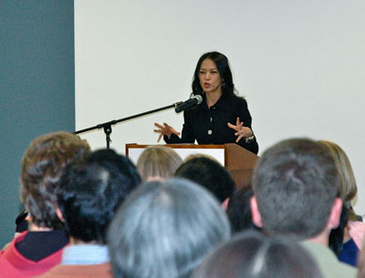 Amy Chua, writer of 'Tiger Mom,' speaks and gives signing at St. Louis County Library