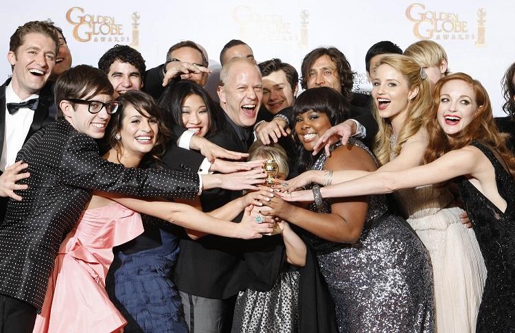 Review: Glee premiere couples catchy songs with boring characters