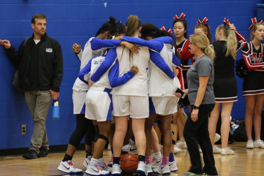 On Tuesday, February 20, the Ladue Girls Basketball team played against Visitation Academy.  It was senior night for both basketball and the Ladue Sparkle Effect!  Visitation won 61-44.