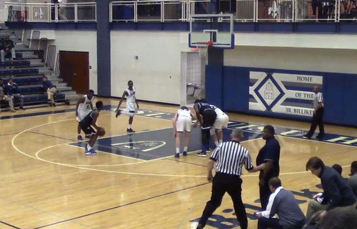 Sophomore Jaylen Boyd shoots a free throw in the first quarter. Boyd hit one of two to put Ladue on the scoreboard. 
