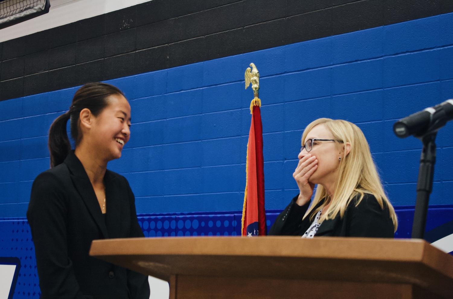 Ladue High School Hosts Naturalization Ceremony