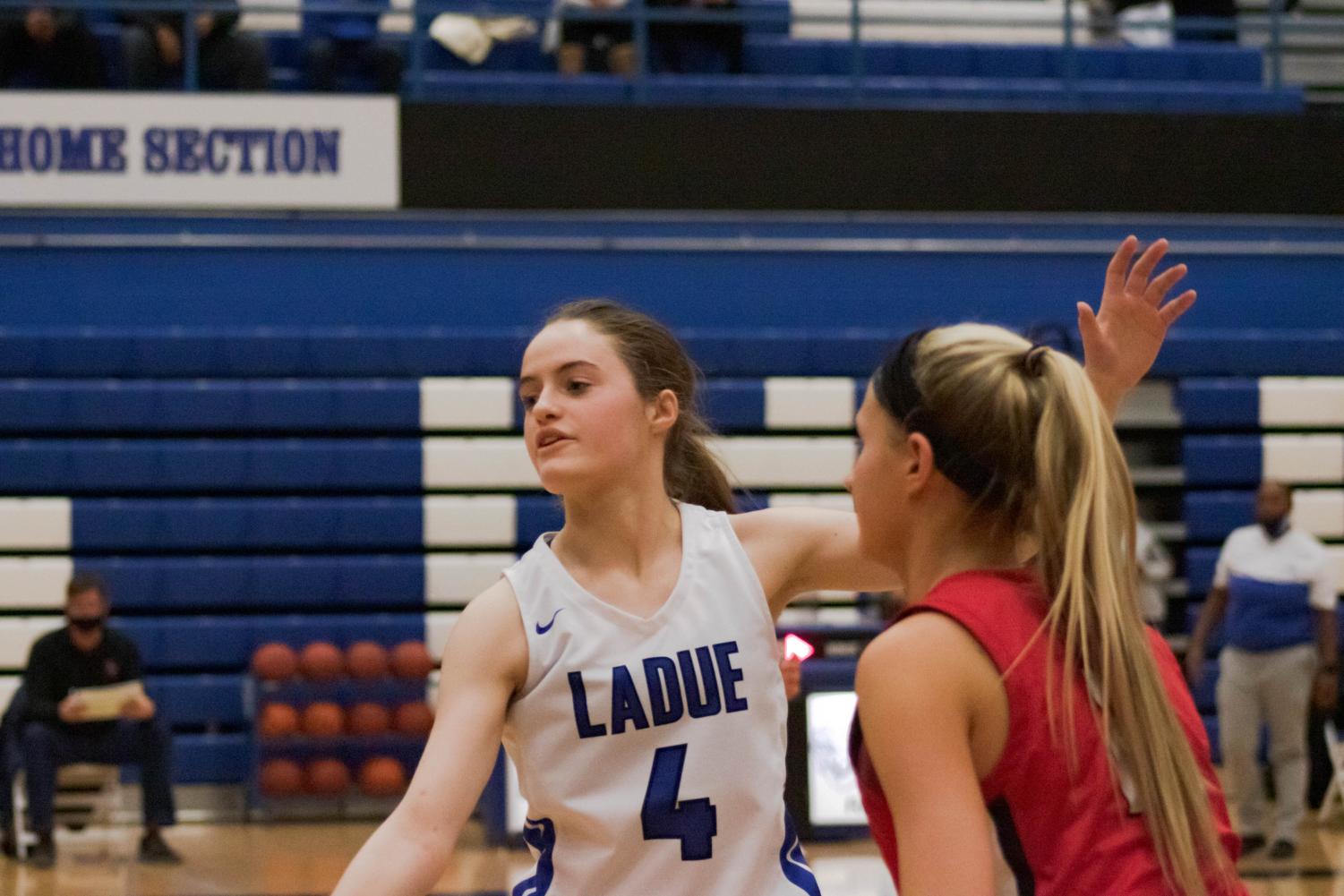 Girls basketball team falls to Visitation Academy Jan. 26