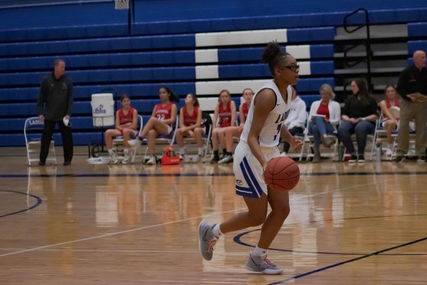 Girls basketball team falls to Visitation Academy Jan. 26