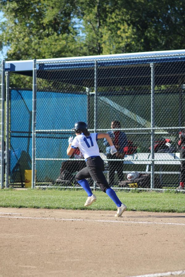 The Varsity girls softball team faced off against Jennings on Wednesday, Sept. 28 at Ladue, and earned at 16-1 win. “Cheering on the seniors, while also feeling completely terrified of the upcoming years being without them was a variety of emotions. It’s also just so fun playing with them and being able to cheer them on and personally I think that’s really what matters the most, just being in the moment of it all.” Freshman Lucy Dempsey said.