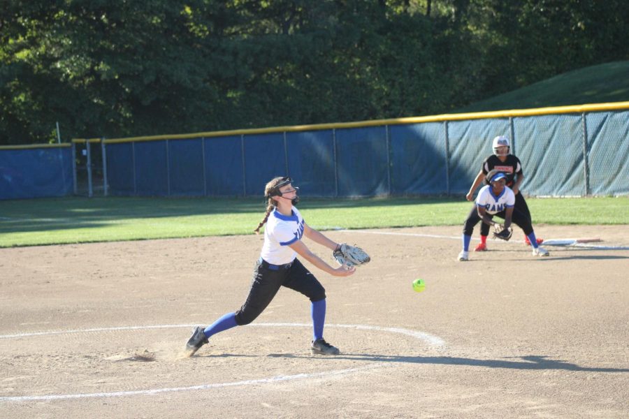 The Varsity girls softball team faced off against Jennings on Wednesday, Sept. 28 at Ladue, and earned at 16-1 win. “Cheering on the seniors, while also feeling completely terrified of the upcoming years being without them was a variety of emotions. It’s also just so fun playing with them and being able to cheer them on and personally I think that’s really what matters the most, just being in the moment of it all.” Freshman Lucy Dempsey said.