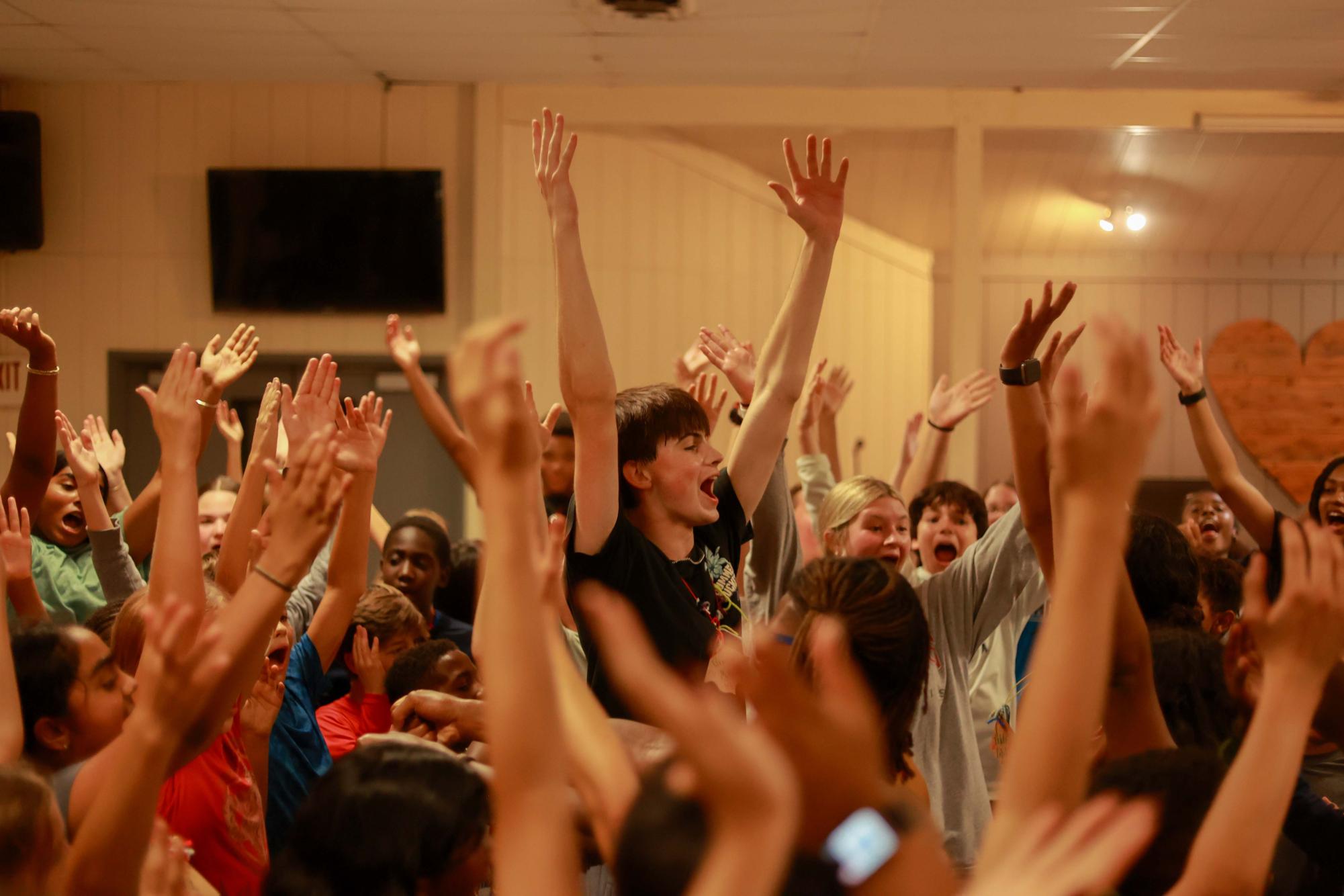 High school students volunteer at Sixth Grade Camp