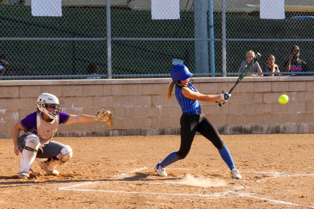 Softball defeats Parkway North Oct. 1