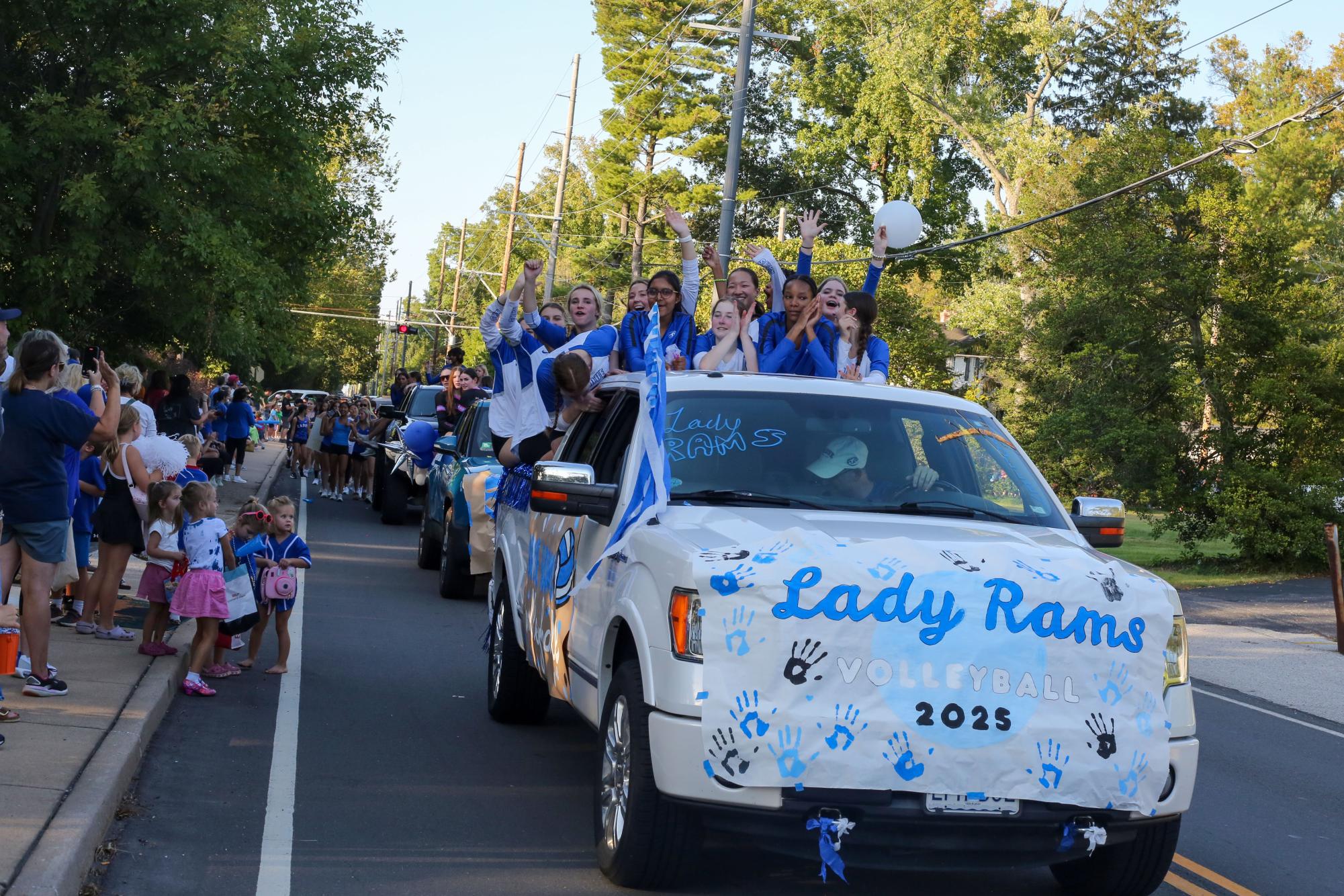 Homecoming Parade returns after 10 year hiatus