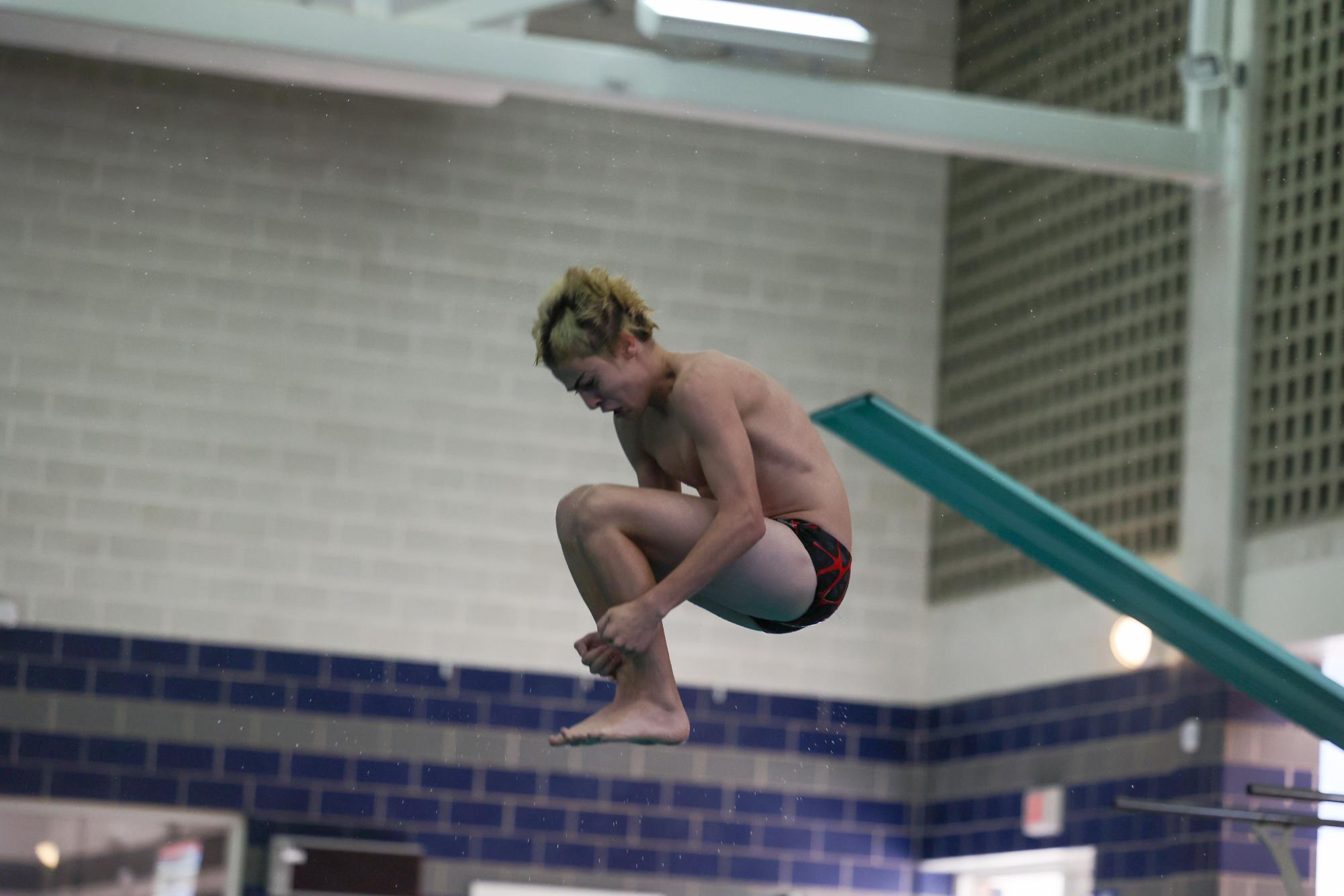 Boys Swim and Dive Takes on Webster Groves Oct. 21.