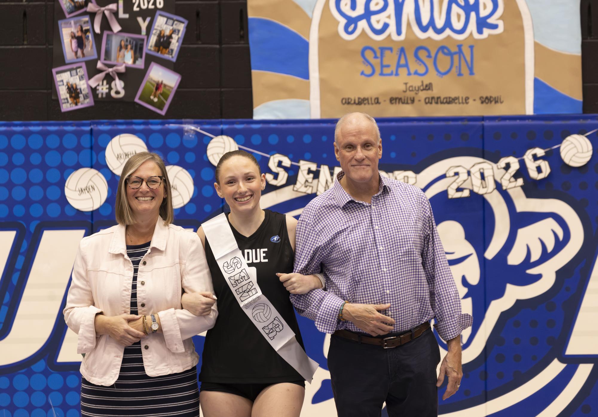 Girls varsity volleyball takes on Parkway West on Senior Night Oct. 16