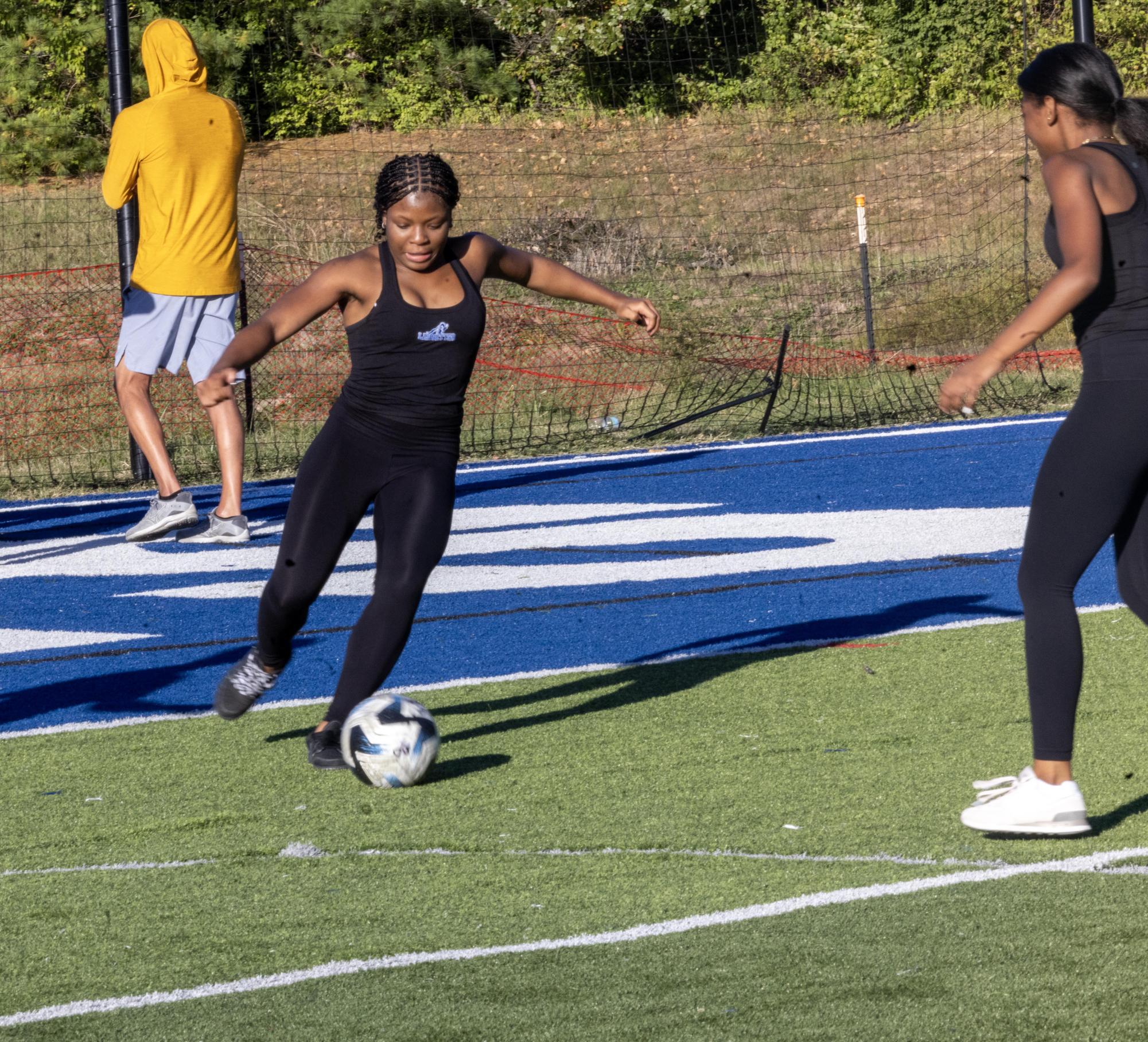 Boys soccer and Laduettes conclude regular season with practice exchange