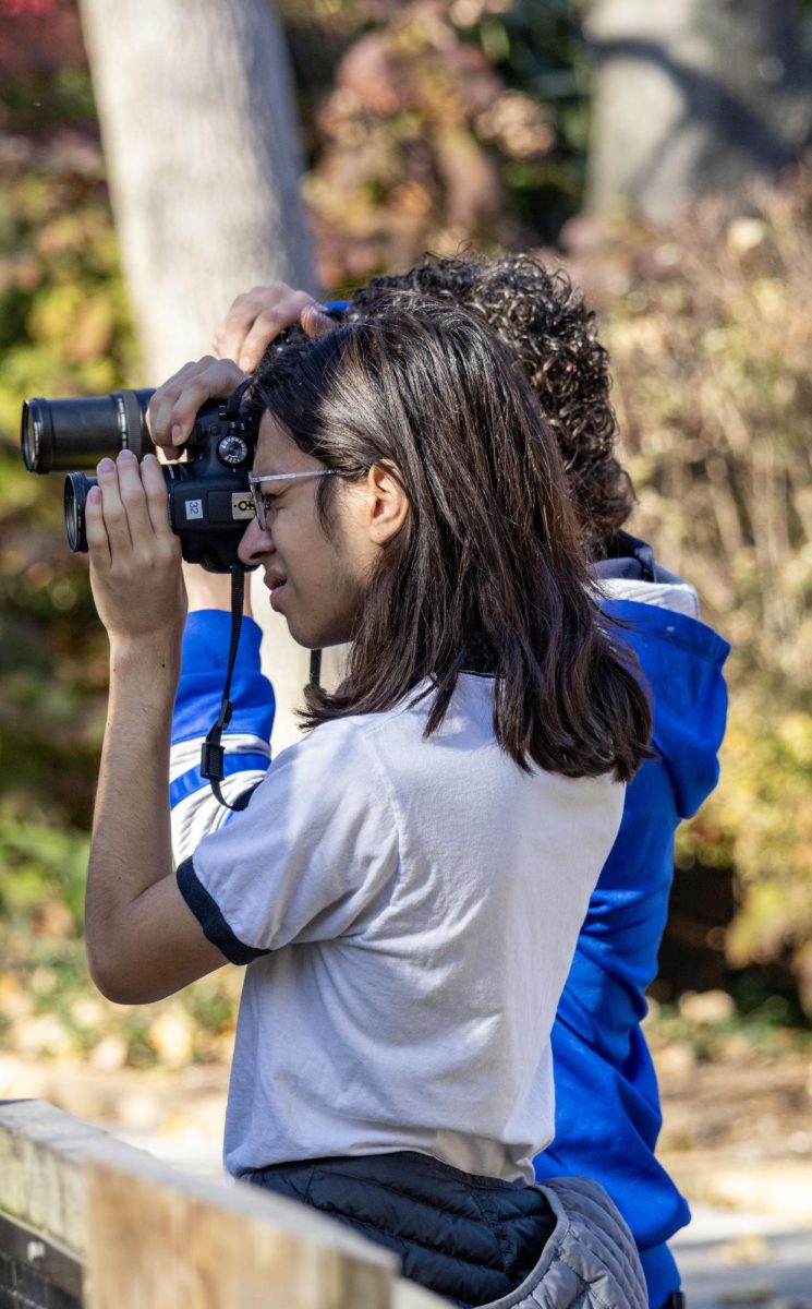 Photo students go on field trips to the Saint Louis Zoo Nov. 13-14. Students practiced taking portrait photos of the animals during the field trip which lasted the majority of the school day. “It was such a fun experience to be able to see so many different animals when I would otherwise be having a regular school day,” Isabella Plumb (12) said.