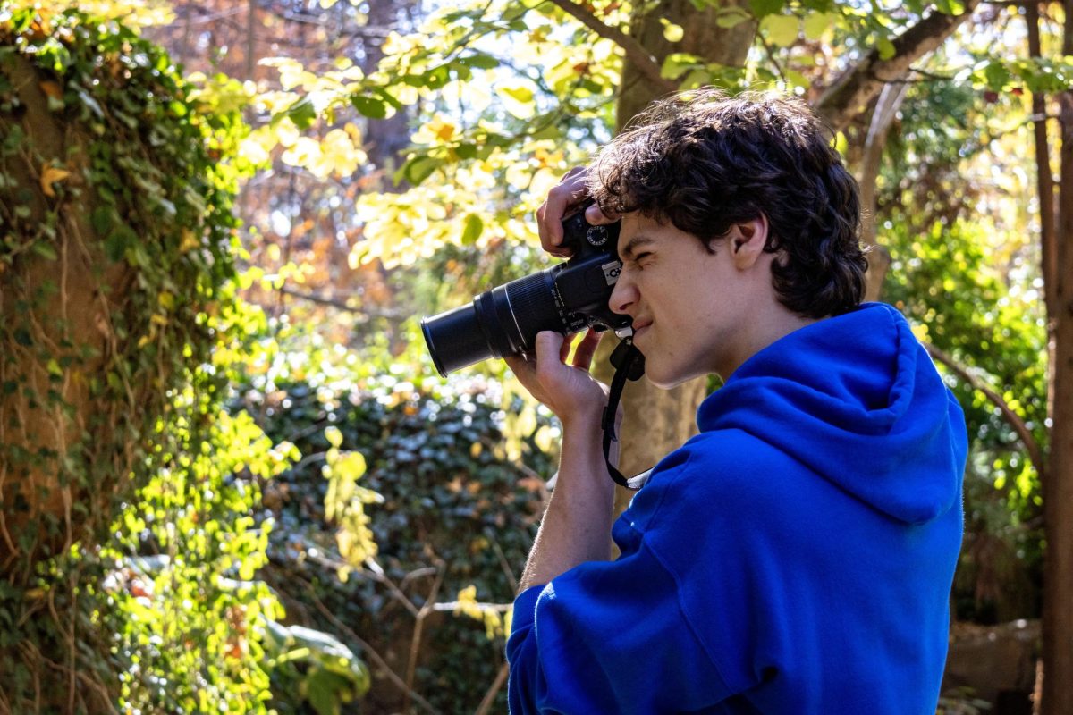 Photo students go on field trips to the Saint Louis Zoo Nov. 13-14. Students practiced taking portrait photos of the animals during the field trip which lasted the majority of the school day. “It was such a fun experience to be able to see so many different animals when I would otherwise be having a regular school day,” Isabella Plumb (12) said.
