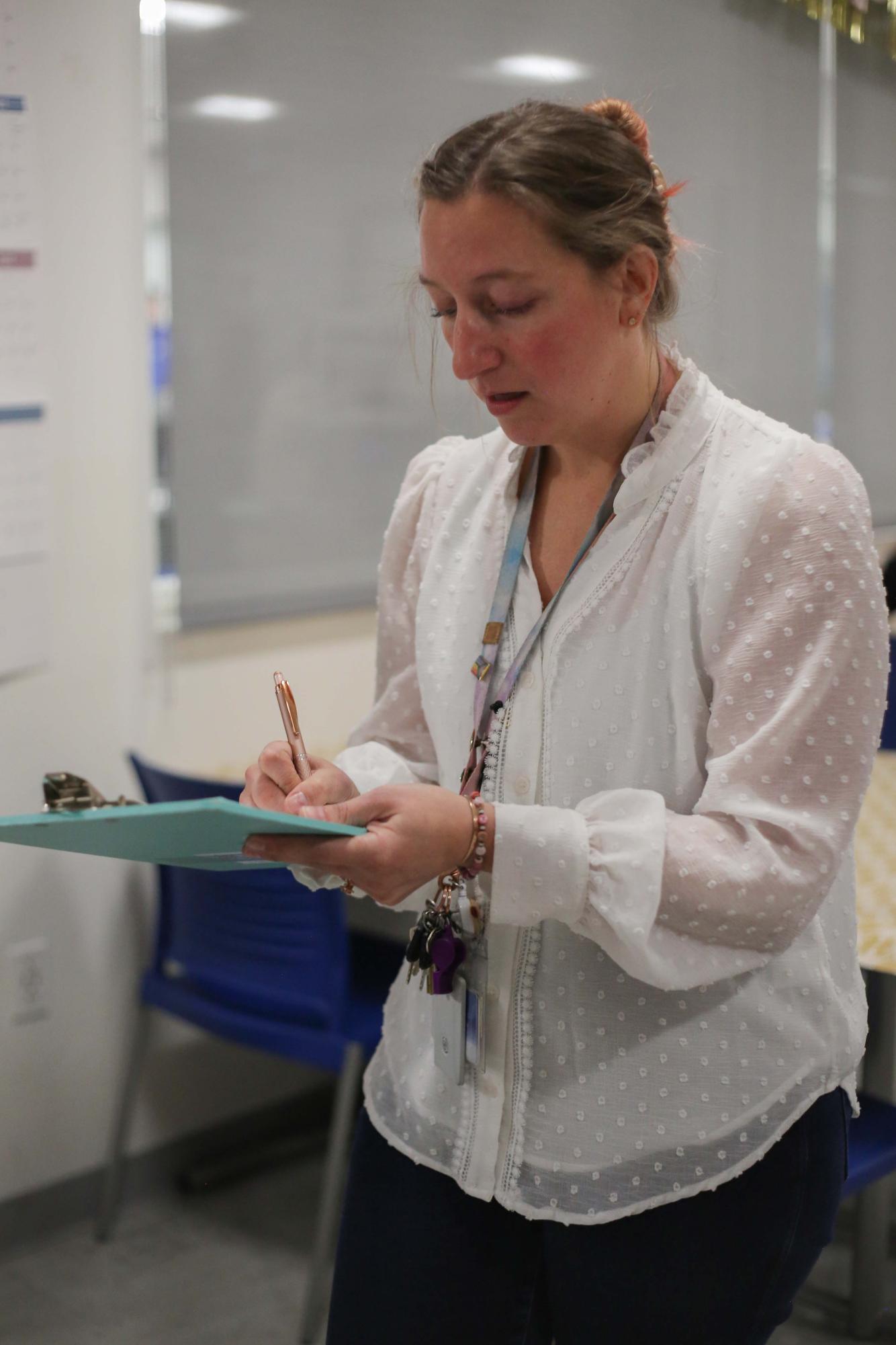 Sarah Kirksey transforms classroom into café for journalism students