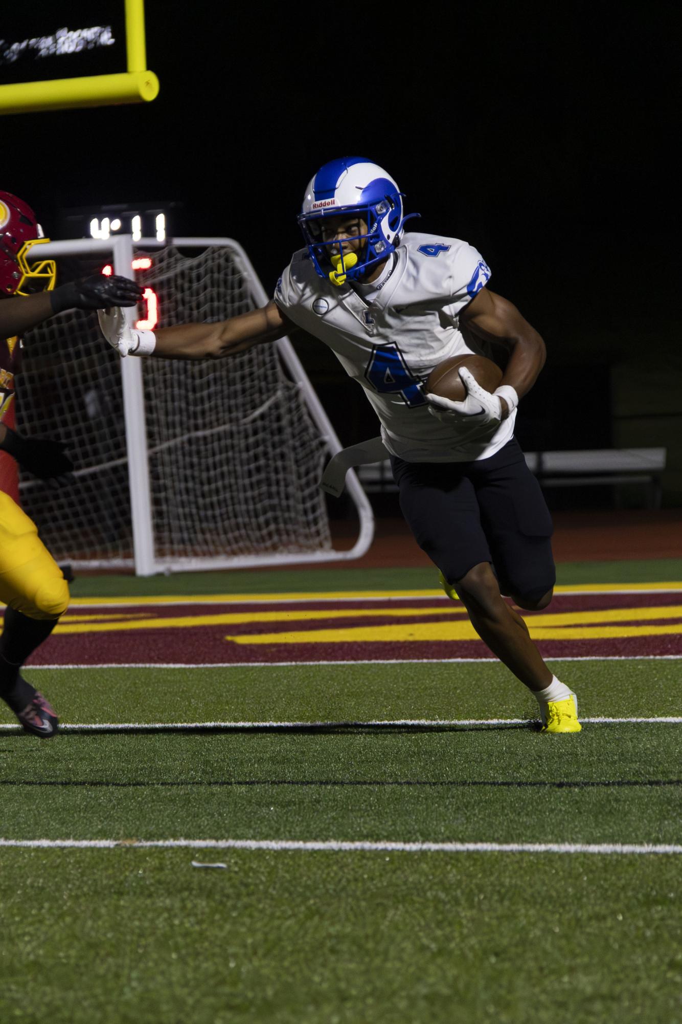 Ladue Football overcomes Hazelwood East with a comeback score of 21-19