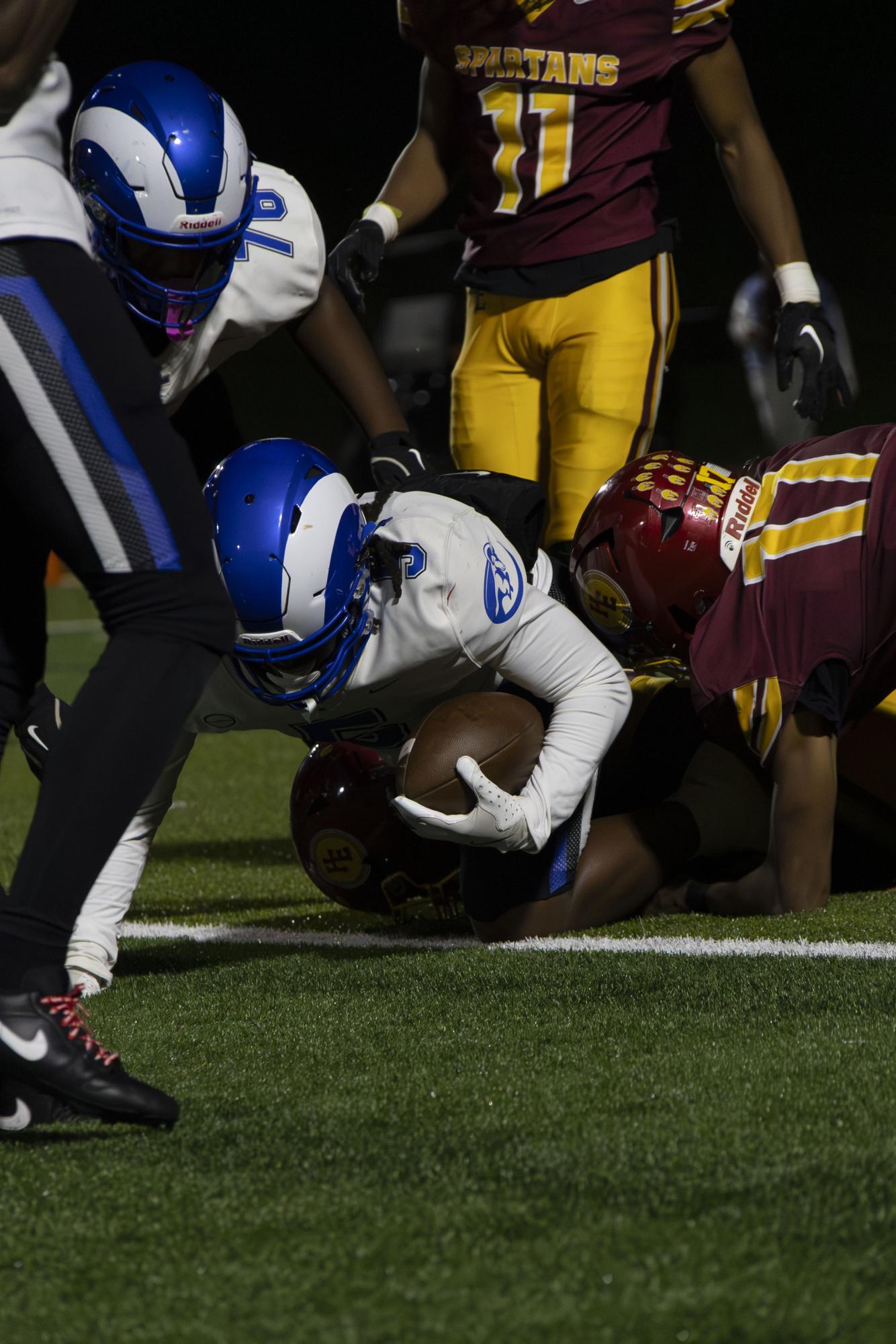 Ladue Football overcomes Hazelwood East with a comeback score of 21-19