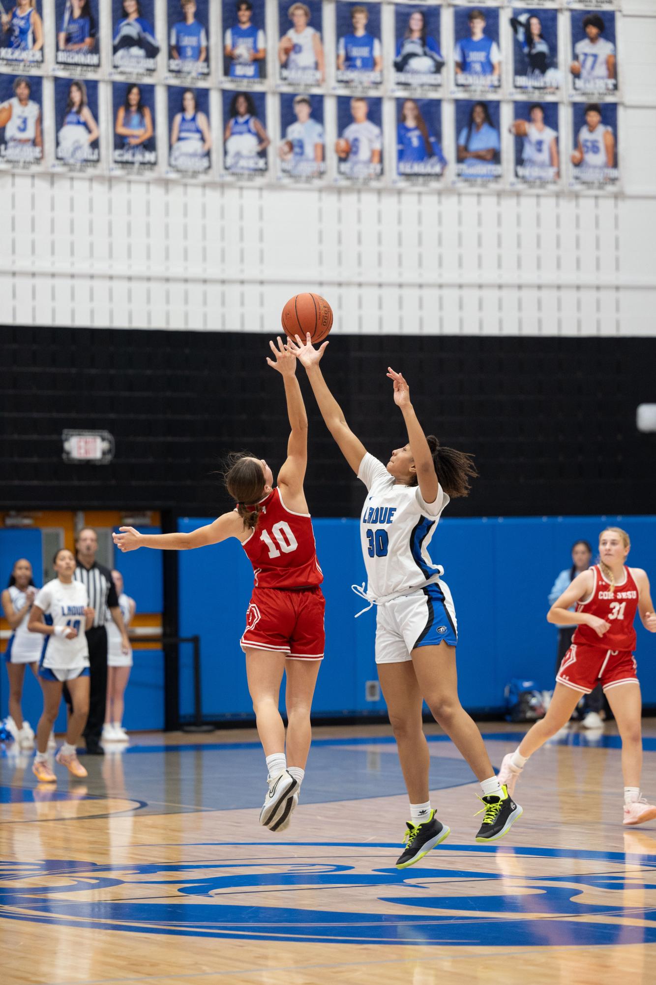Girls varsity basketball falls to Cor Jesu Academy