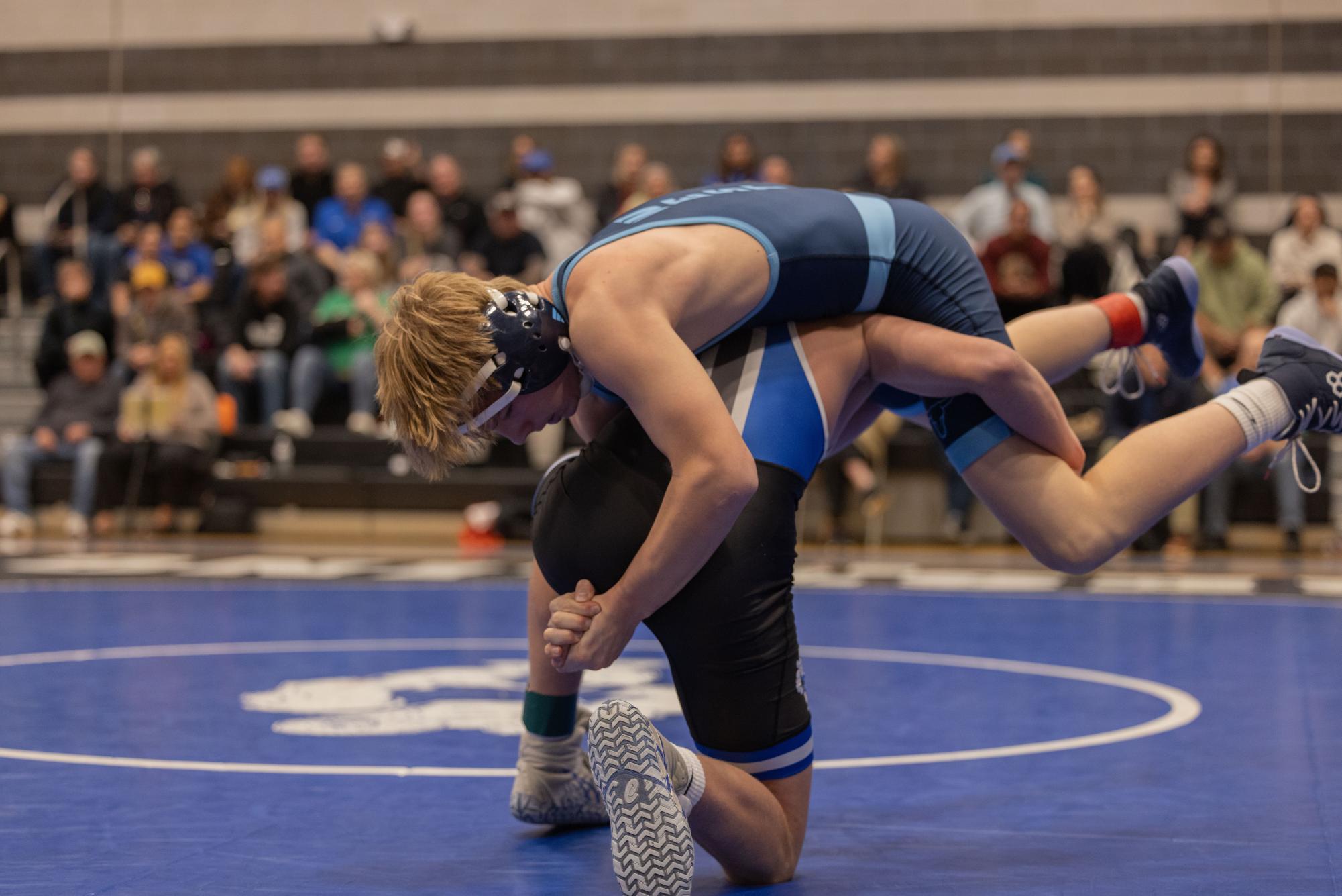Ladue hosts wrestling meet Dec. 9