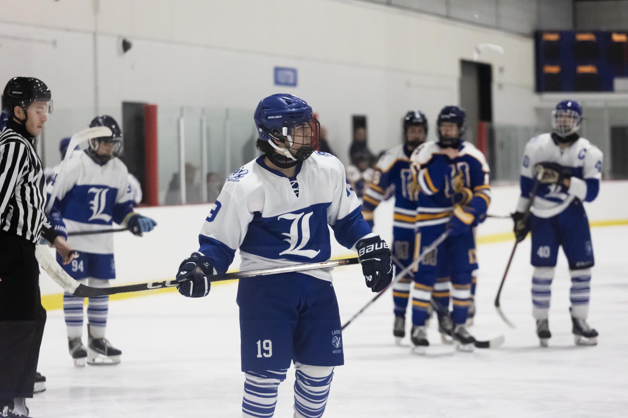 Varsity hockey competes against Francis Howell Dec. 8