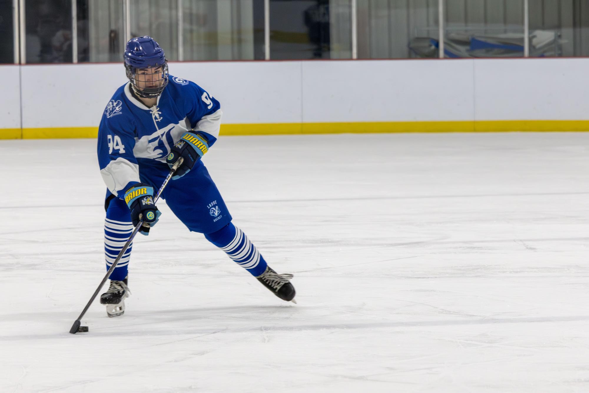 Varsity hockey defeats Webster Groves 9-0 Dec. 6