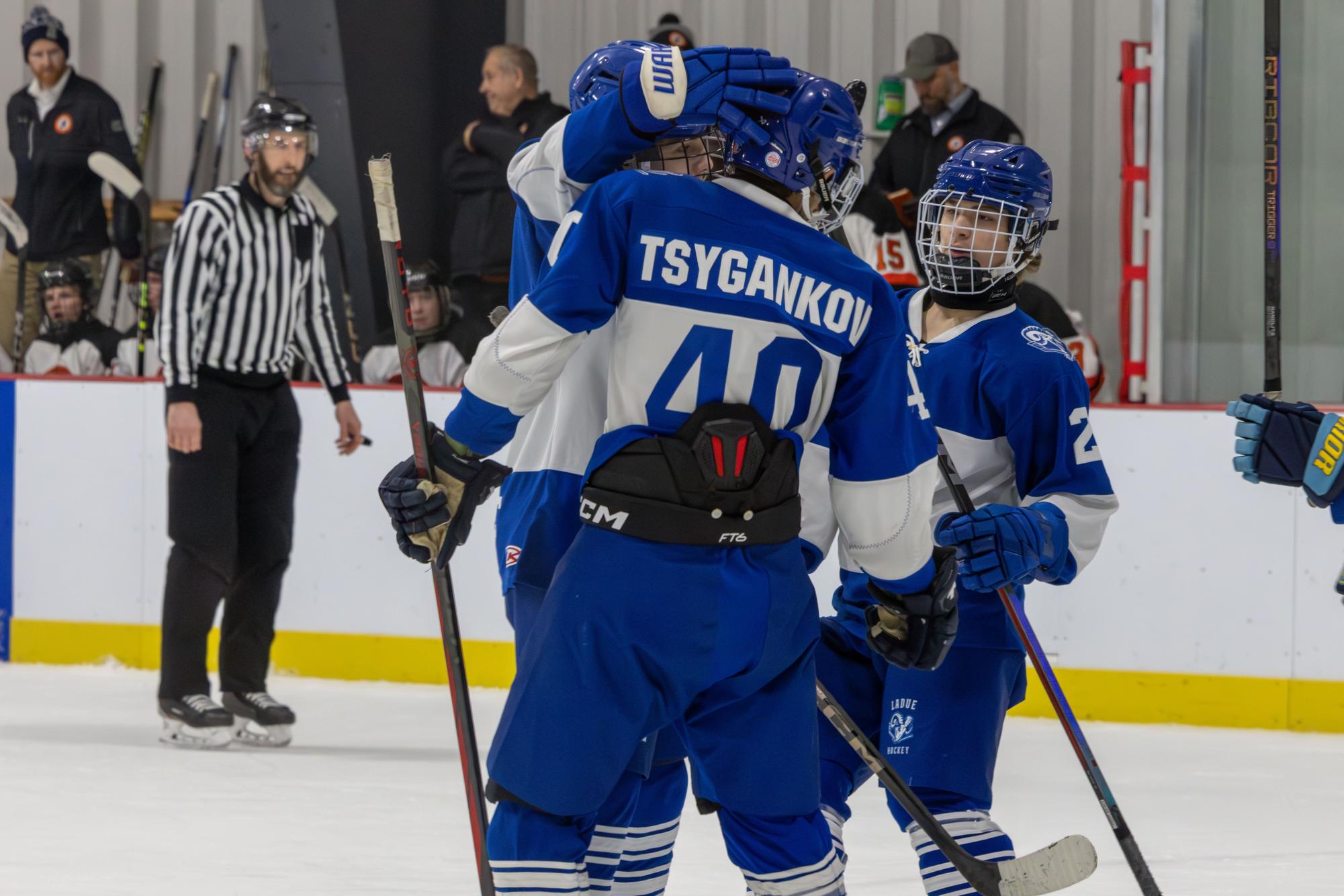 Varsity hockey defeats Webster Groves 9-0 Dec. 6