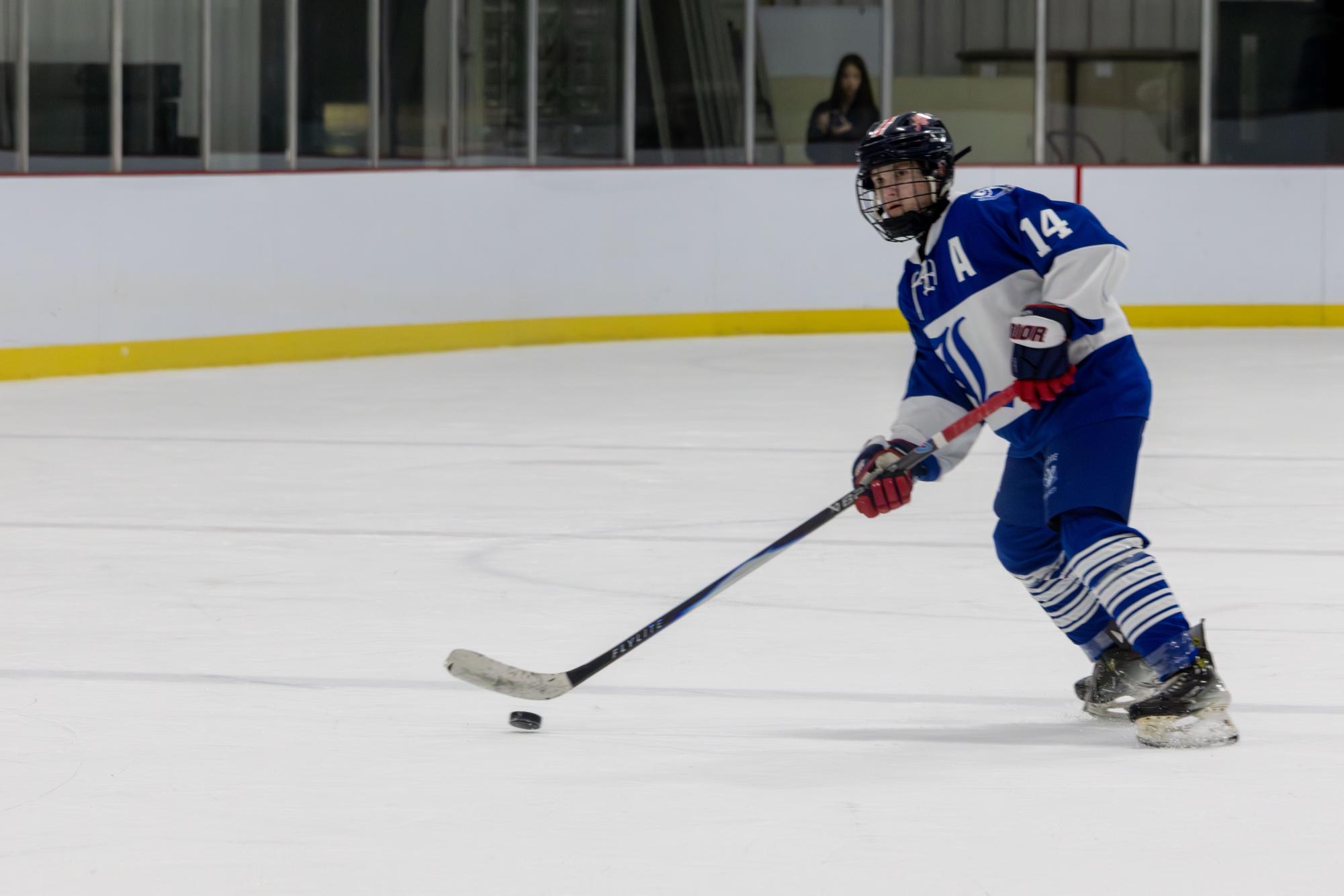 Varsity hockey defeats Webster Groves 9-0 Dec. 6