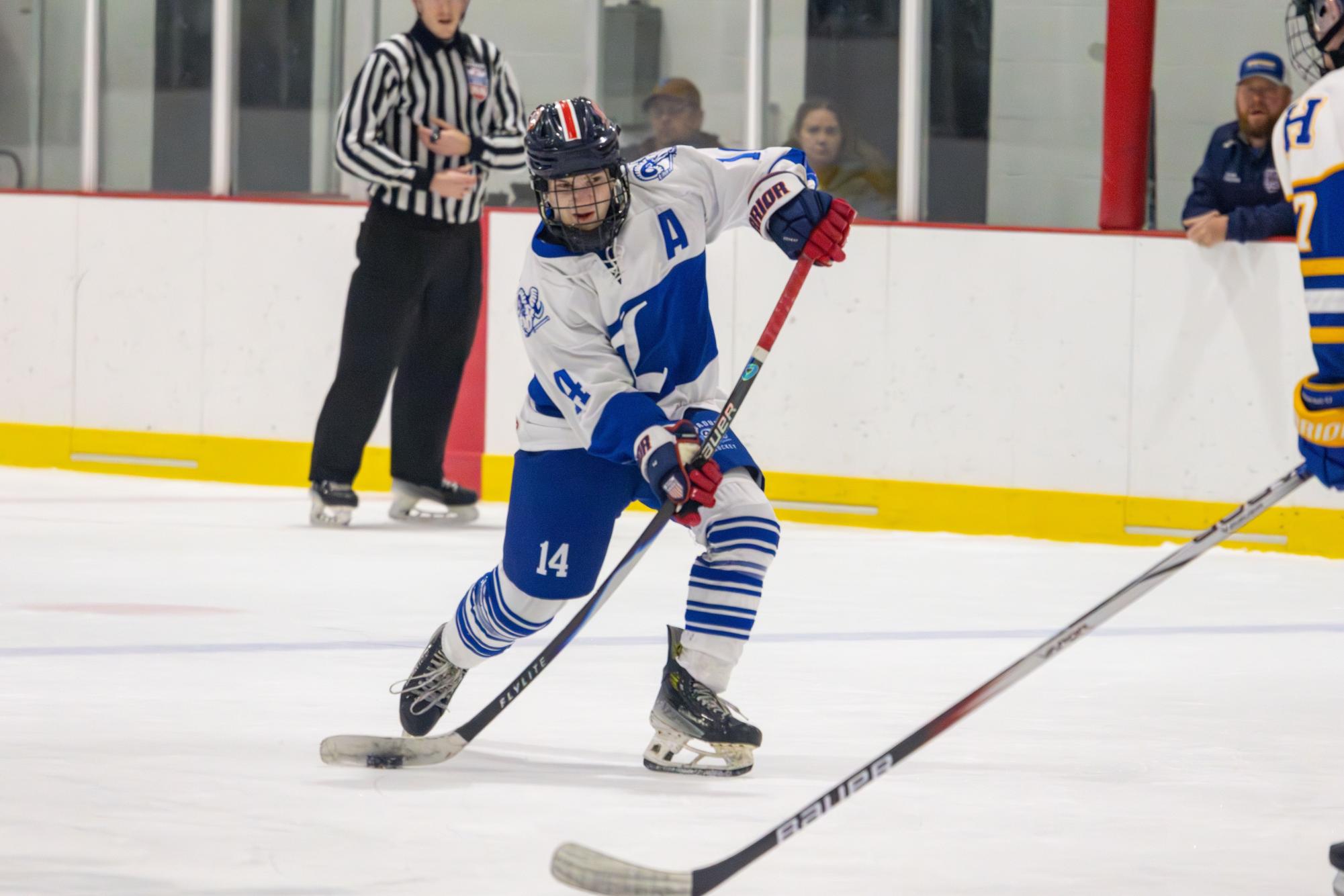 Varsity hockey competes against Francis Howell Dec. 8