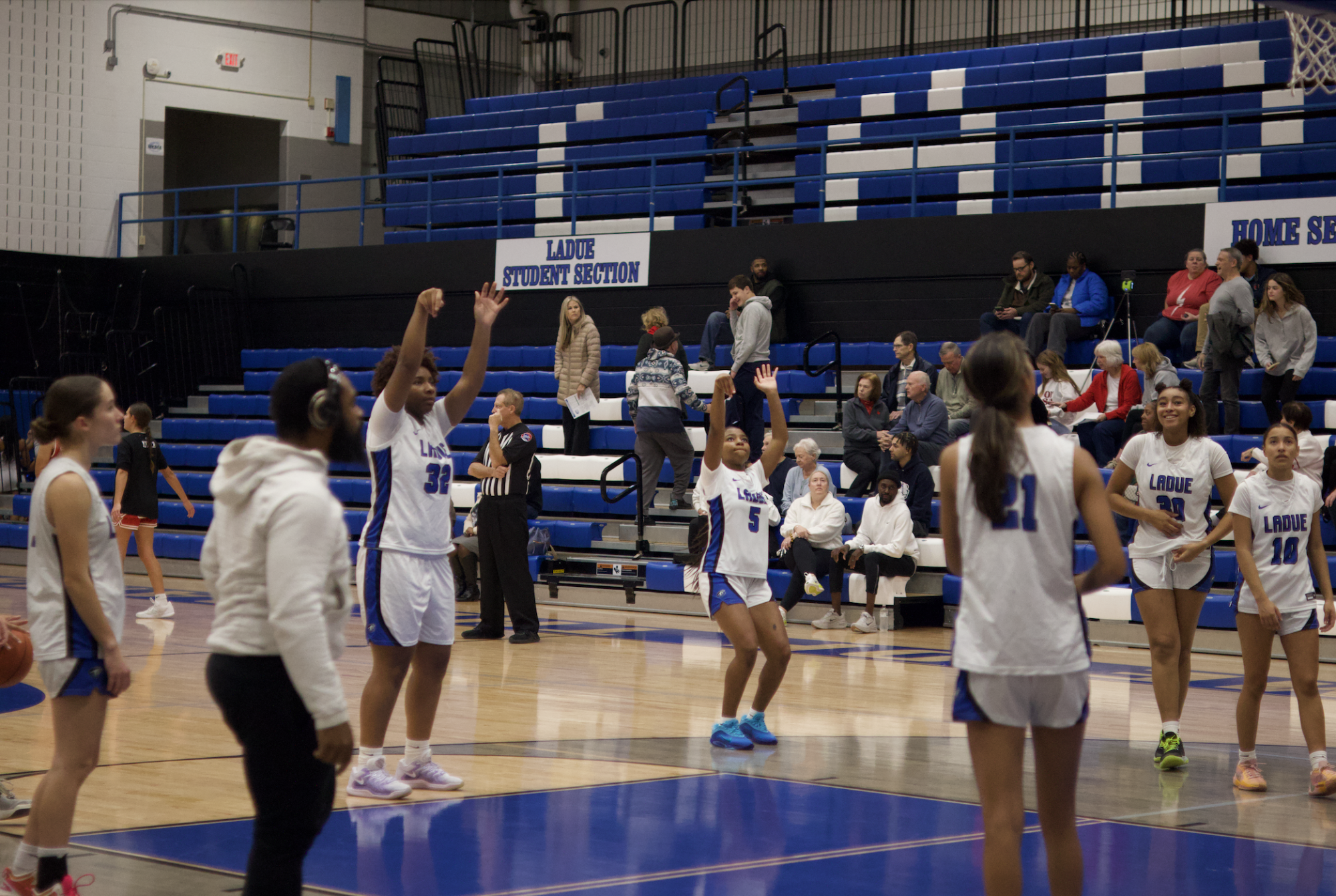 Girls varsity basketball falls to Cor Jesu Academy