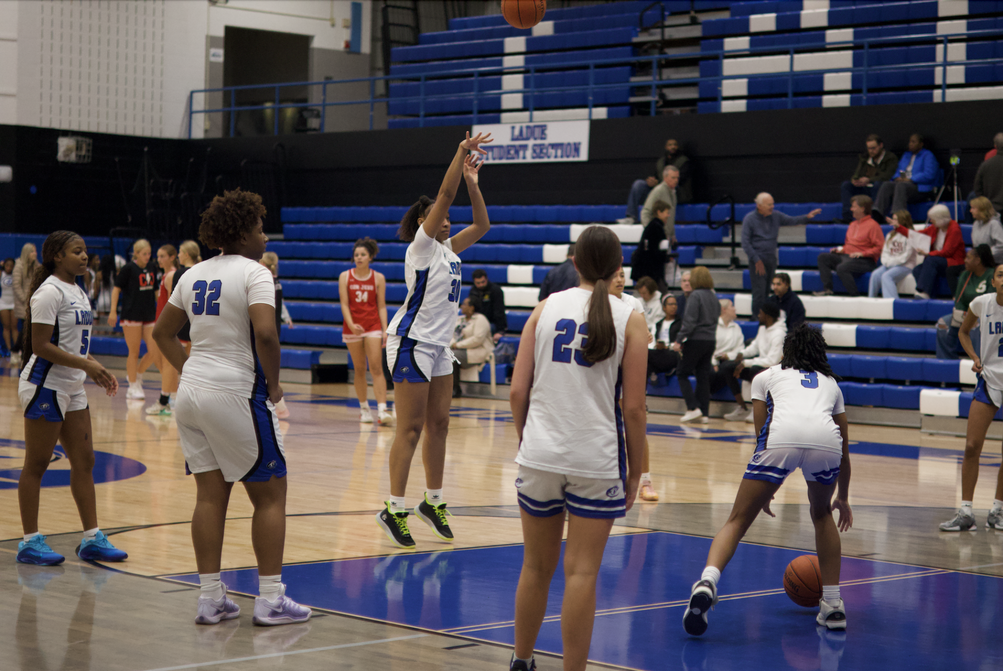 Girls varsity basketball falls to Cor Jesu Academy