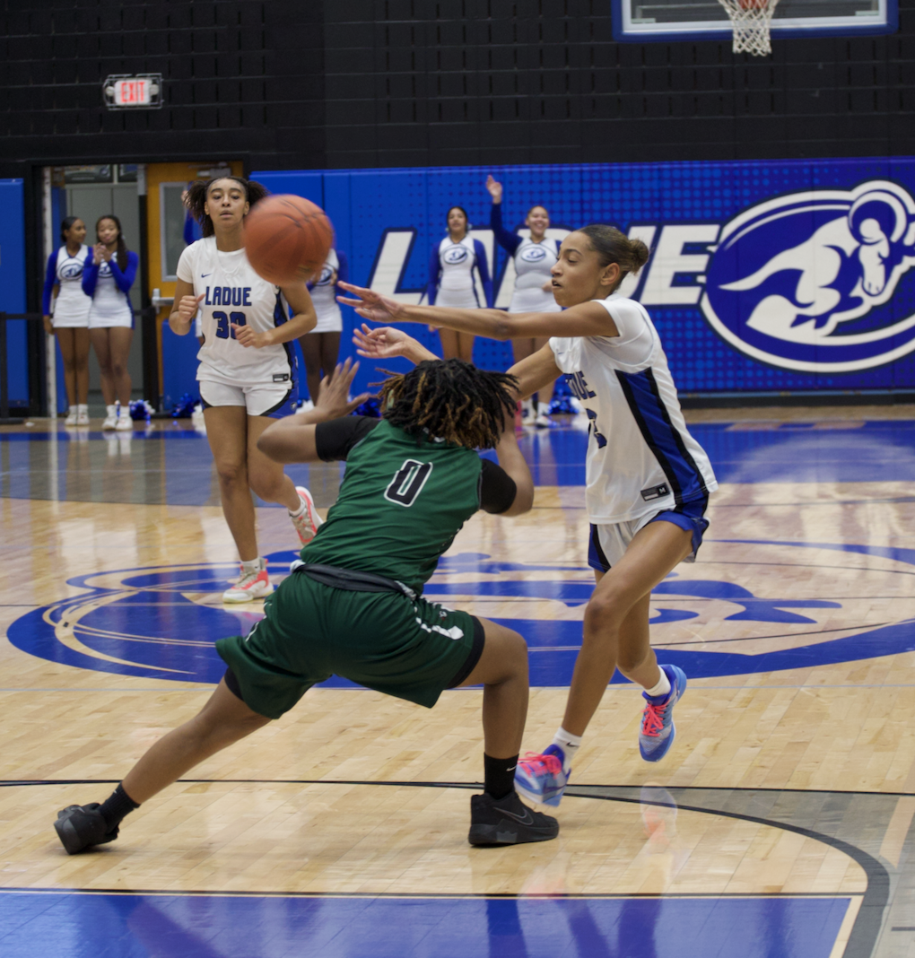 Ladue girls basketball played against Pattonville on Dec. 9th and won 50-35. The girls played fiercely in hopes of securing the win, "I feel good about how the Pattonville game went. I always go into games thinking my team and I will win, which helps me and everyone else play with confidence and have more fun with the game," Taylor Gase said. 
