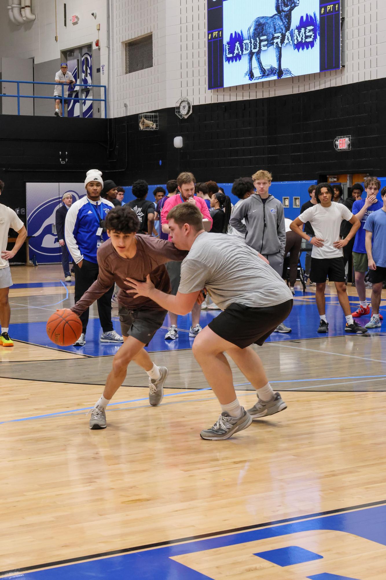 Brother to Brother and Student Council host basketball tournament March 5