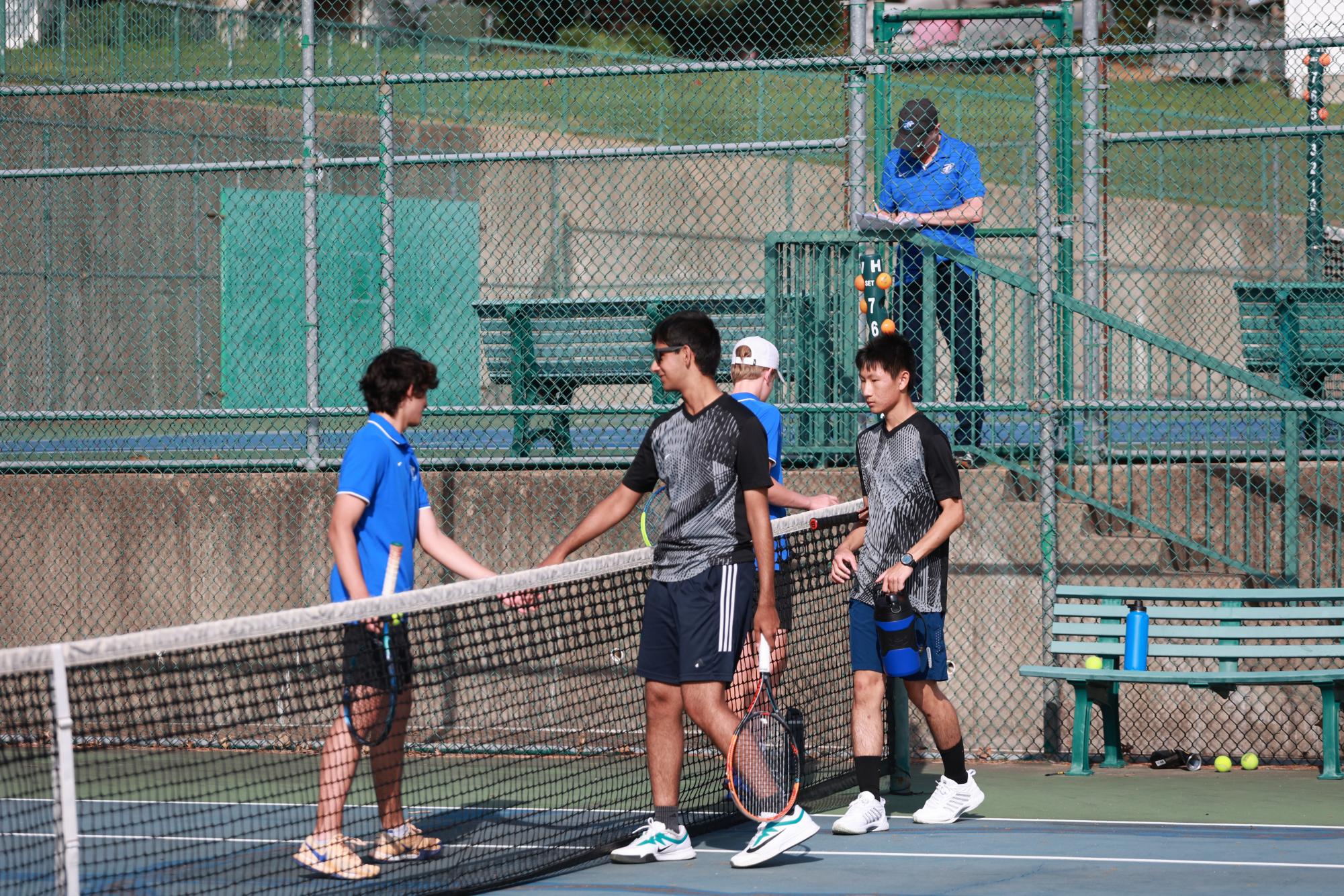Ladue Boys Tennis Plays a Doubles Tournament at JBS